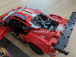 Lego 42125

Ferrari 488 GTE - 3