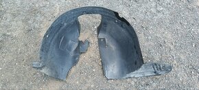 Pravé přední nadkolí Peugeot 307 po FL - 3