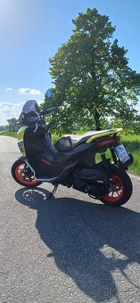 Aprilia SR GT 125 - 3