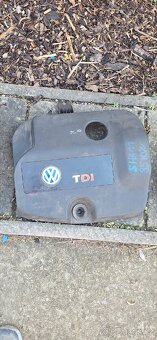 Horni originalni kryty motoru VW. - 3