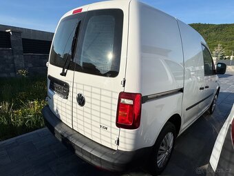 VW CADDY 1.6Tdi 55kw r.v 2016 servisní knížka - 3