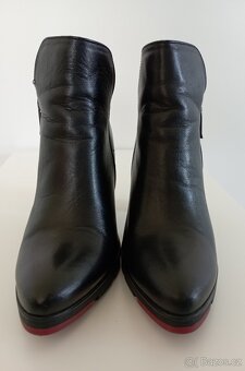 ✨ Luxusní kožené kozačky CARINII vel. 37 – Styl & pohodlí - 3