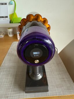 Dyson V15 Detect Absolute v záruce bezdrátový vysavač - 3