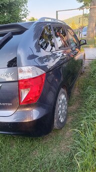 Prodám Honda Fr-v 2.2cdti 103 kW 6 mistne - 3