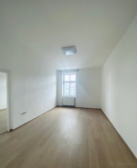Pronájem nově zrenovovaného bytu 2+kk, Tábor - Hus. nám. - 3
