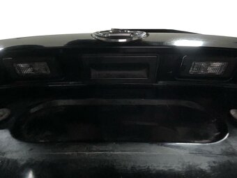 Páté dveře černá metalíza LF9R Škoda Octavia 3 kombi 2017 - 3