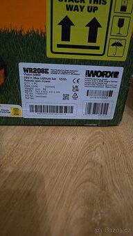 Sekačka Worx Landroid Vision M800 WR208E+garaž+LED - 3