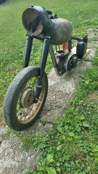 Jawa Pérak 250 komunista - 3