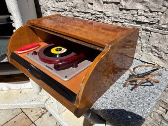 Stary gramofon Suprafon - 3