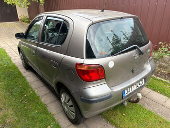 TOYOTA YARIS 1.0 VVT-I 2005 TAŽNÉ, KLIMA, 130tis.km - 3