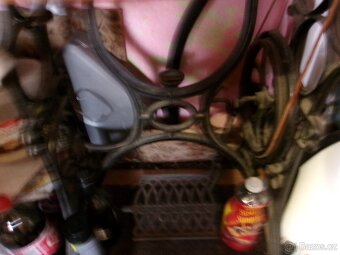 šlapací šicí stroj - 3