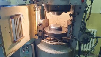 Hydraulický lis TOS CZR 600-2 - 3