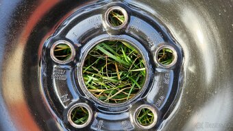 Škoda Fabia, Rapid zimní pneumatiky 185/60 R15 disky 6Jx15 - 3