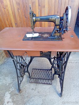 Starožitný šicí stroj clements Muller Dresden - 3