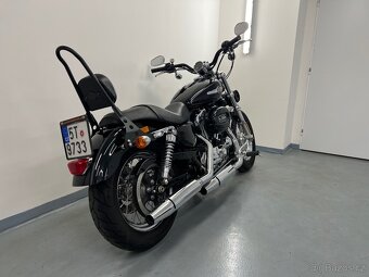 Harley-Davidson Sportster 1200 Custom - 3