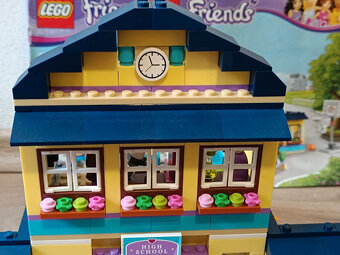 LEGO Friends 41005 Střední škola v Heartlake - 3
