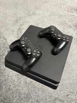 Playstation 4 - 3