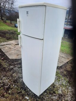 Lednice s mrazákem----mohu dovézt - 3