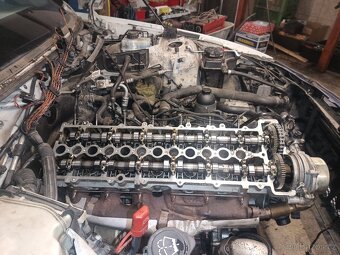 BMW E90 330d 146kw - 3