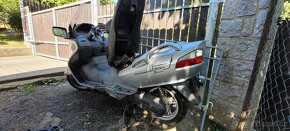 Prodám skútr Suzuki Burgman 650 AN650 R.v. 2005 - 3