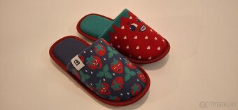 Veselé dětské papuče Šťastné jahody - 3