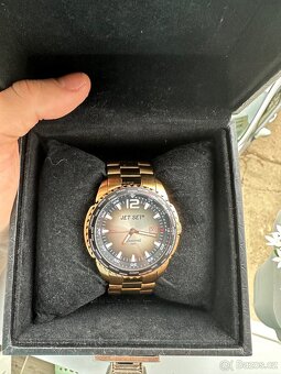 JET SET hodinky montreal - 3