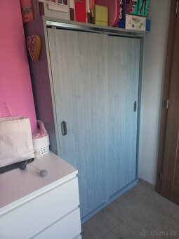 Šatní skříň - 3