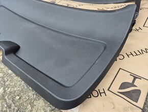 Plasty víka kufru Škoda Octavia 3, čalounění. - 3