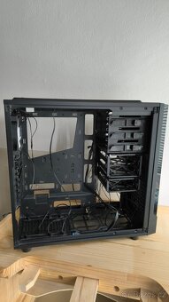 pocitacovy skrin nzxt - 3