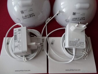 SKVĚLÁ STOLNÍ LAMPA PHILIPS HUE, SÉRIE HUE GO V2 - 3