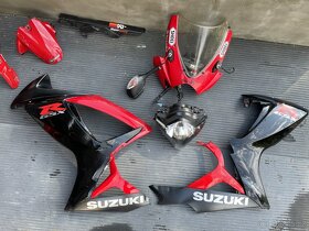Suzuki Gsxr 750 k6 (2006) na náhradní díly po nehodě - 3