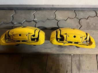 Bmw e90/91/92 335d brzdové třmeny - 3