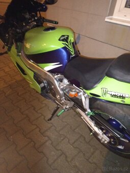 Kawasaki Ninja ZX 9 R - 3