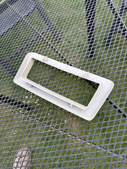 Rámeček kaslíku VW T5 7H1857153 - 3