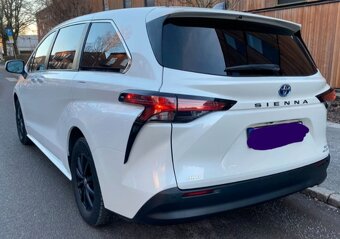 TOYOTA SIENNA HYBRID  (rezervace) - 3