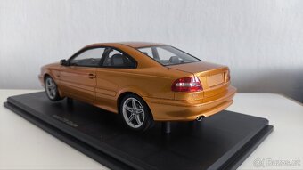Model Volvo C70 Coupé 1:18 DNA Collectibles - 3