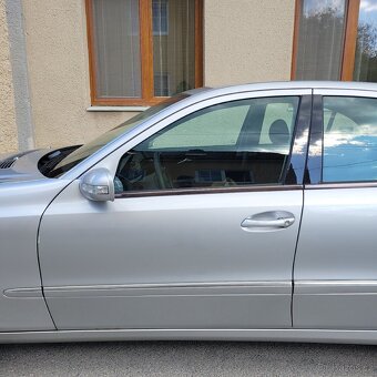 Mercedes E W211 rok 2003 - 3
