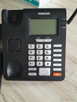 Stolní telefon s funkcemi mobilního Maxcom - 3