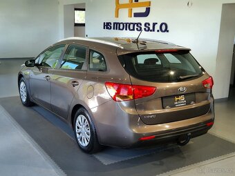 Kia Ceed 1.6 GDI 99KW Kombi Benzín TAŽNÉ Handsfree - 3