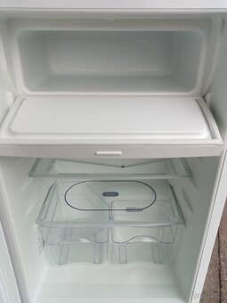 Lednička vestavěná Whorpool ( s mrazákem ) - 3