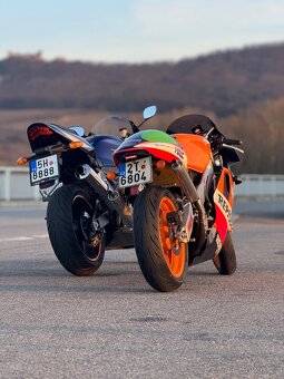 Suzuki GSXR 750 K5 - 3