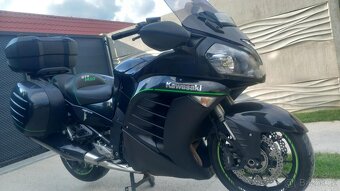 Kawasaki GTR 1400 - 3