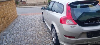 Volvo C30 D3 2.0 110 kW – pětiválec,R‑Design, servis Volvo - 3