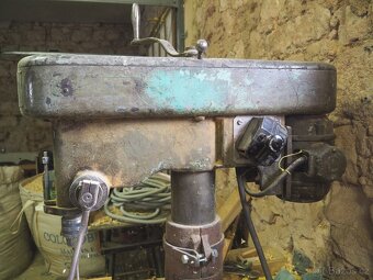 Stolní litinová vrtačka 400V - 3