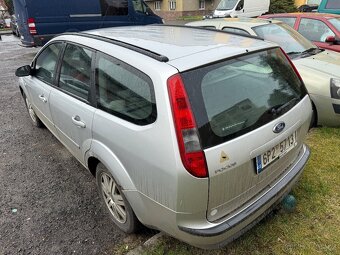 Ford Focus 1.6i - 3
