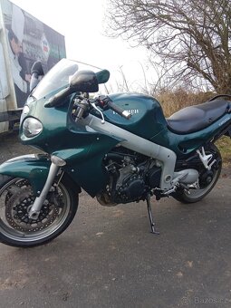 Triumph 955 i - 3