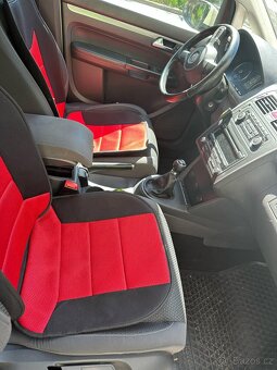 Volkswagen Touran 1.6 TDI, facelift – r.v. 2011, manuál 6 st - 3
