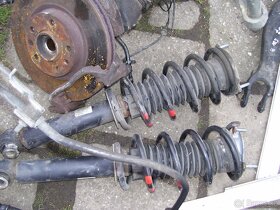 Peugeot 407 -motor 1.8 85kw kod 6D6FZ +startér, altík a jiné - 3