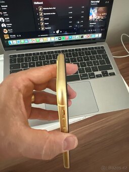 Iphone XR - baterie 100% - 3