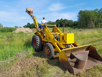Traktor bagr / nakladač Ford - 3